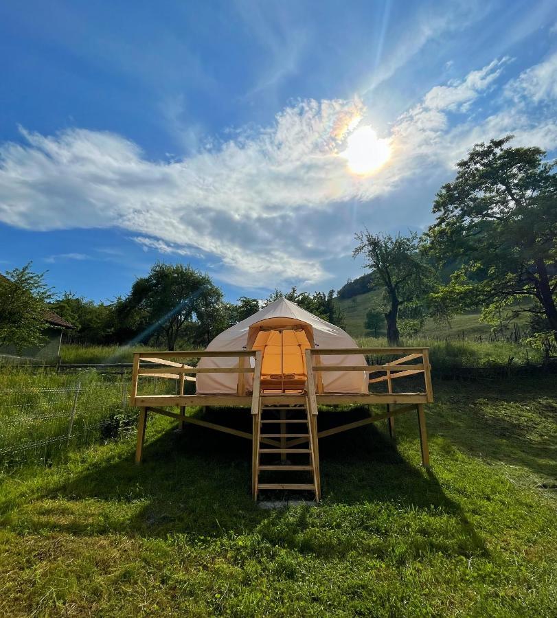 Hotel Flore'S Garden Glamping Bran  Zewnętrze zdjęcie