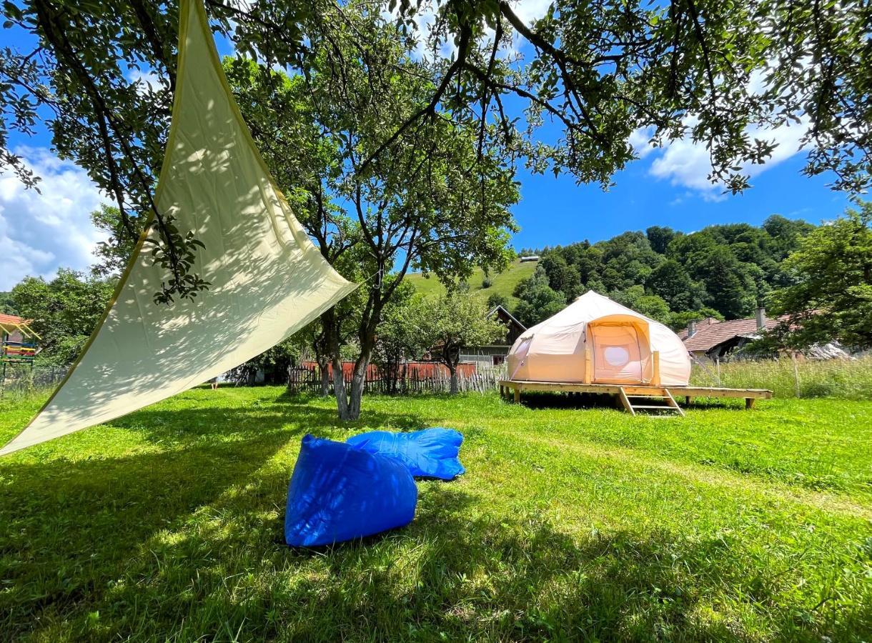 Hotel Flore'S Garden Glamping Bran  Zewnętrze zdjęcie