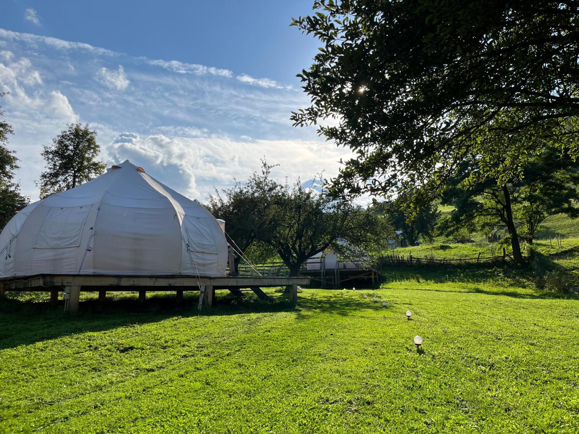 Hotel Flore'S Garden Glamping Bran  Zewnętrze zdjęcie